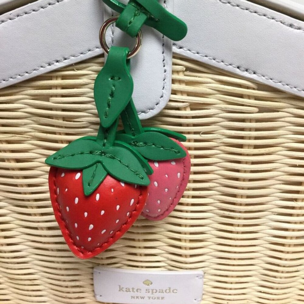 NWOT! BLOGGERS FAV!  Kate Spade Wicker Picnic Basket Strawberry White Crossbody - Picture 3 of 8